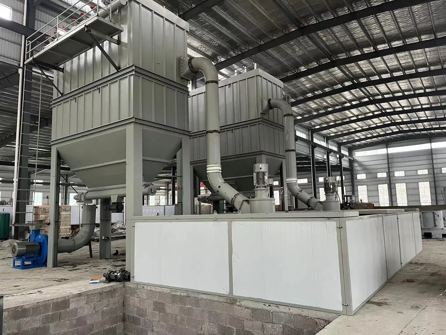 Cronus ring roller mill system operating at a customer calcite plant